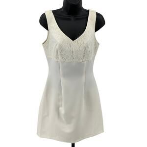City Triangles Mini Dress Juniors Size 7 White V-Neck Sleeveless Lace Trim Party